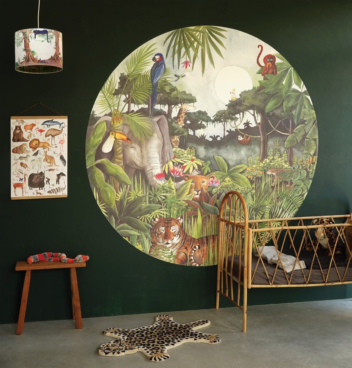 Jungle pendant lamp by Hartendief hanging in a jungle themed kids' room – tropical nursery atmosphere