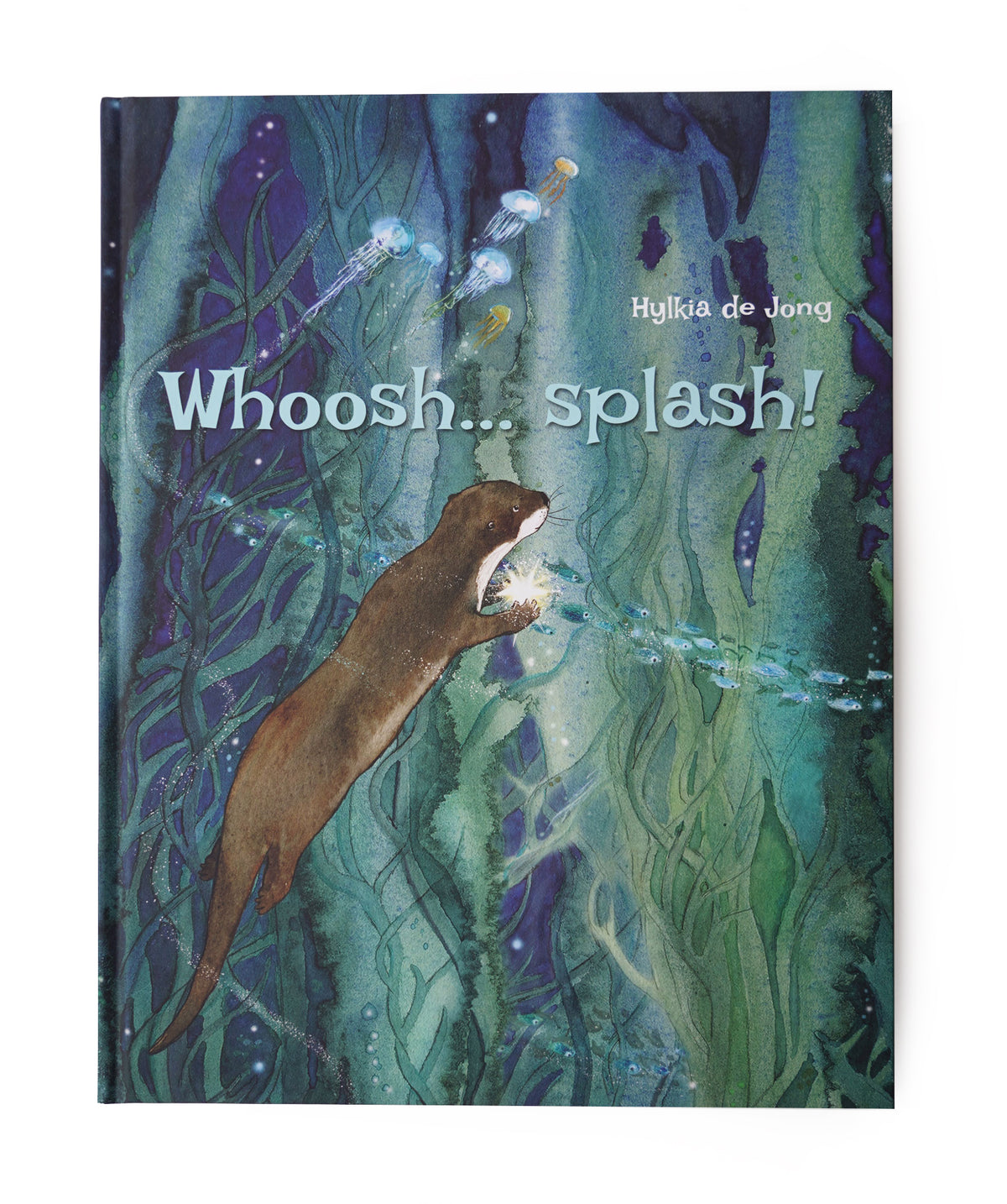 Whoosh... splash! prentenboek van Hylkia de Jong – omslag met duikende otter tussen wier en kwallen, Engelse editie
