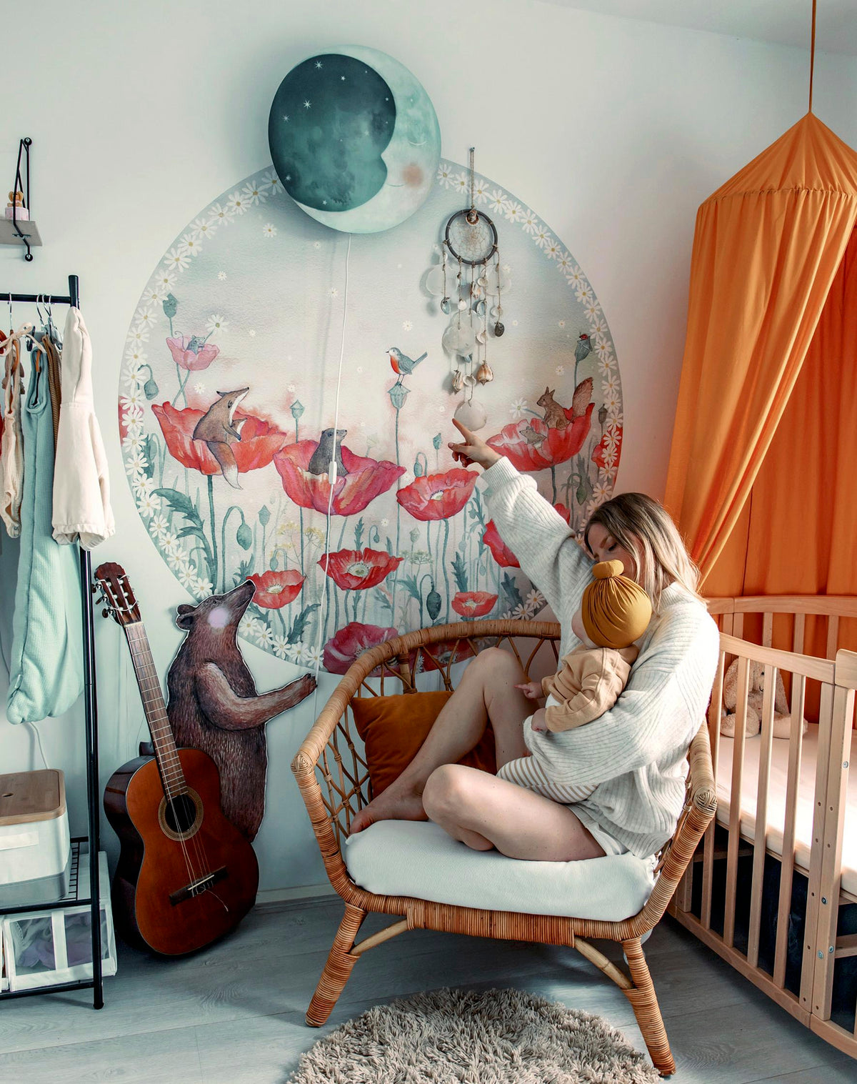 Oogjes Toe wandlamp van Hartendief in een kinderkamer met bloemen – zachte wandlamp voor de babykamer