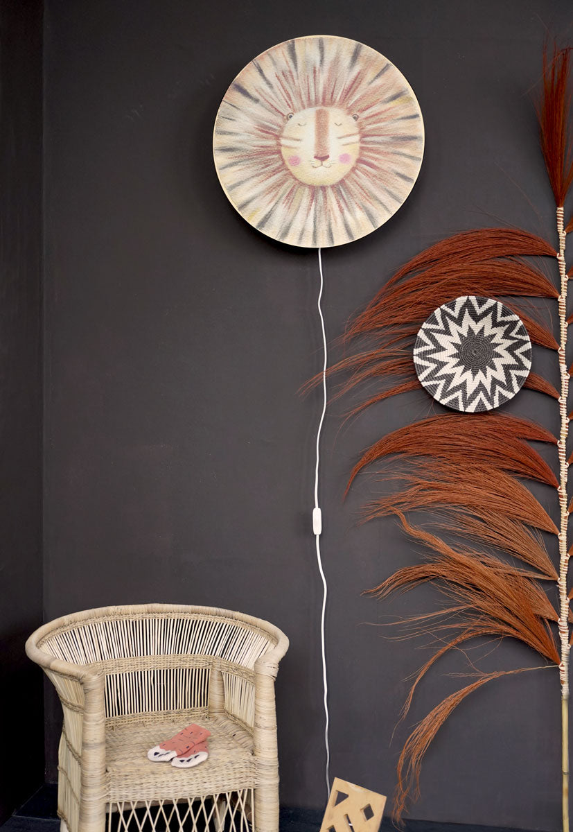 Sunny the Lion wall lamp by Hartendief in the nursery – soft baby room lighting with a sleeping lion