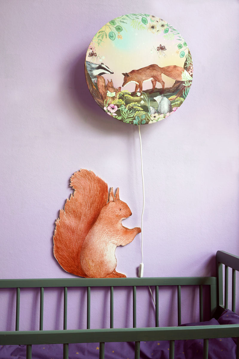 Zomernacht wandlamp van Hartendief met eekhoorntje muursticker – handgemaakte kinderlamp uit Nederland